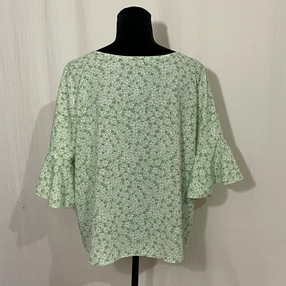 Shein Daisy Blouse - Picture 4 of 6